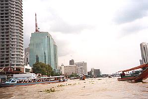 Bangkok vom Fluss aus