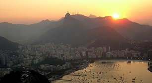 Abendlicher Blick vom Zuckerhut auf Rio