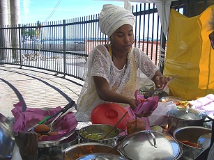 Acaraj�: Kloesse aus Bohnenmehl