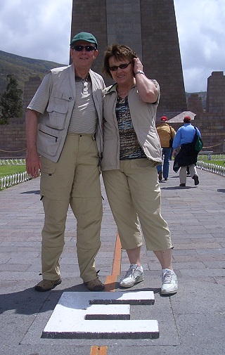 Am �quatordenkmal bei Quito