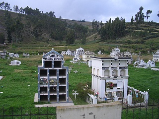Friedhof in Bienenwaben-Design