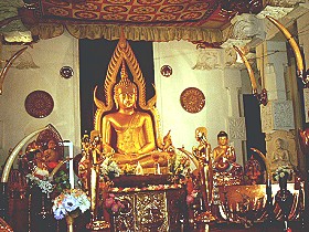 Im Zahntempel in Kandy